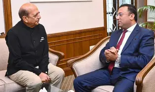 ভারতের মাটিতে শেখ হাসিনা যেন রাজনৈতিক কর্মকাণ্ড পরিচালনা করত...